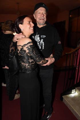 Darsteller Frau Enrica Dirk Galuba, Schauspieler Muenchen 15 01 2026 Komoedie im Bayerischen Hof Premiere Wer schiesst auf Frau Hummel Foto Muenchen