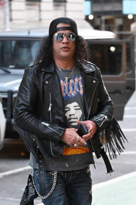 Slash from Guns N Roses spotted arriving at the Soho Sessions where he is performing tonight in New York City Featuring: Slash Where: New York City, New York, United States When: 15 Jan 2026 Credit: Elder Ordonez INSTARimages EDITORIAL USE ONLY. NOT FOR USE BY NEWSPAPERS BASED IN THE UK. Copyright: xx instar55385982