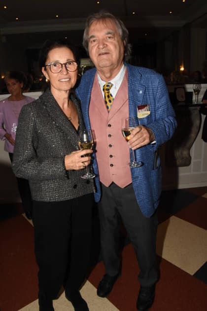 Silvia Adami Helmut Markwort Medienunternehmer Muenchen 15 01 2026 Komoedie im Bayerischen Hof Premiere Wer schiesst auf Frau Hummel Foto Bernd Muenchen Muenchen