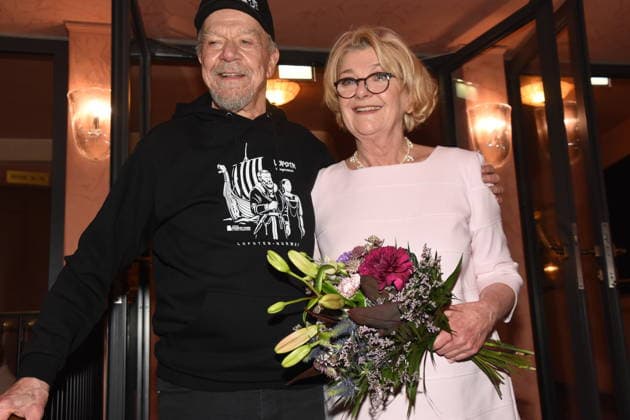 Darsteller Dirk Galuba, Schauspieler Saskia Vester, Schauspielerin Muenchen 15 01 2026 Komoedie im Bayerischen Hof Premiere Wer schiesst auf Frau Hummel Foto Bernd Muenchen Muenchen