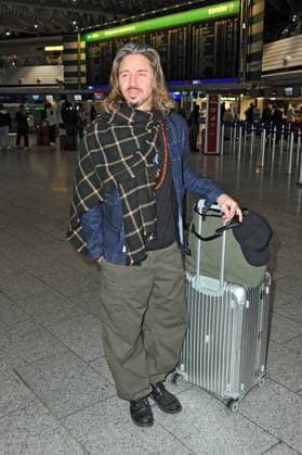 RTL - Dschungelcamp 2026. Gil Ofarim anläßlich der Abreise der Kandidaten der RTL - Sendung Ich bin ein Star - holt mich hier raus zum Dschungel-Camp 2026 in Australien am 16.01.2026 auf dem Flughafen Frankfurt Main. 20260116MWI098963
