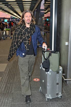RTL - Dschungelcamp 2026. Gil Ofarim anläßlich der Abreise der Kandidaten der RTL - Sendung Ich bin ein Star - holt mich hier raus zum Dschungel-Camp 2026 in Australien am 16.01.2026 auf dem Flughafen Frankfurt Main. 20260116MWI098991