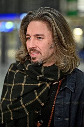 RTL - Dschungelcamp 2026. Gil Ofarim anläßlich der Abreise der Kandidaten der RTL - Sendung Ich bin ein Star - holt mich hier raus zum Dschungel-Camp 2026 in Australien am 16.01.2026 auf dem Flughafen Frankfurt Main. 20260116MWI099235