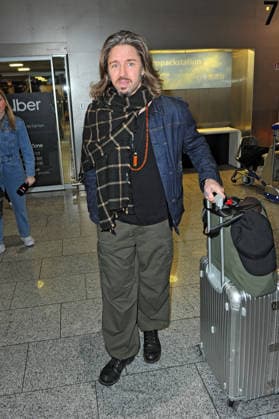 RTL - Dschungelcamp 2026. Gil Ofarim anläßlich der Abreise der Kandidaten der RTL - Sendung Ich bin ein Star - holt mich hier raus zum Dschungel-Camp 2026 in Australien am 16.01.2026 auf dem Flughafen Frankfurt Main. 20260116MWI098942