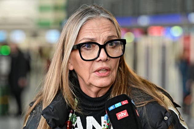 RTL - Dschungelcamp 2026. Nicole Belstler-Boettcher anläßlich der Abreise der Kandidaten der RTL - Sendung Ich bin ein Star - holt mich hier raus zum Dschungel-Camp 2026 in Australien am 16.01.2026 auf dem Flughafen Frankfurt Main. 20260116MWI099663