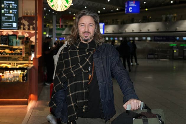 RTL Dschungelcamp - Frankfurt 2026. Gil Ofarim bei der Abreise zur RTL-Sendung Ich bin ein Star Holt mich hier raus. Dschungelcamp 2026 am Flughafen Frankfurt. Frankfurt Flughafen Hessen