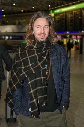 RTL Dschungelcamp - Frankfurt 2026. Gil Ofarim bei der Abreise zur RTL-Sendung Ich bin ein Star Holt mich hier raus. Dschungelcamp 2026 am Flughafen Frankfurt. Frankfurt Flughafen Hessen