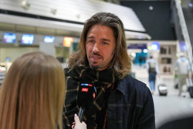 RTL Dschungelcamp - Frankfurt 2026. Gil Ofarim bei der Abreise zur RTL-Sendung Ich bin ein Star Holt mich hier raus. Dschungelcamp 2026 am Flughafen Frankfurt. Frankfurt Flughafen Hessen