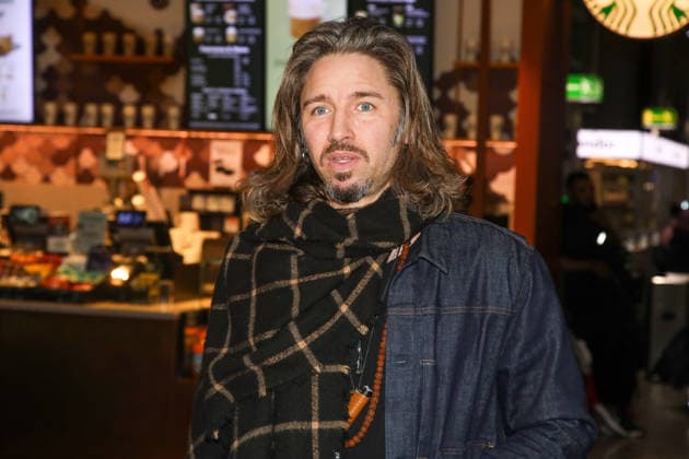 Abflug der Kandidaten der RTL-TV-Show ICH BIN EIN STAR HOLT MICH HIER RAUS Frankfurt Main, 16.01.2026 Gil Ofarim beim Abflug nach Australien ins RTL Dschungelcamp 2026 am Frankfurter Flughafen Hessen Deutschland Copyright: xMatthiasxGränzdörferx
