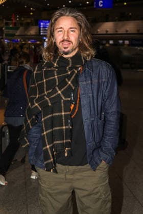 Abflug der Kandidaten der RTL-TV-Show ICH BIN EIN STAR HOLT MICH HIER RAUS Frankfurt Main, 16.01.2026 Gil Ofarim beim Abflug nach Australien ins RTL Dschungelcamp 2026 am Frankfurter Flughafen Hessen Deutschland Copyright: xMatthiasxGränzdörferx