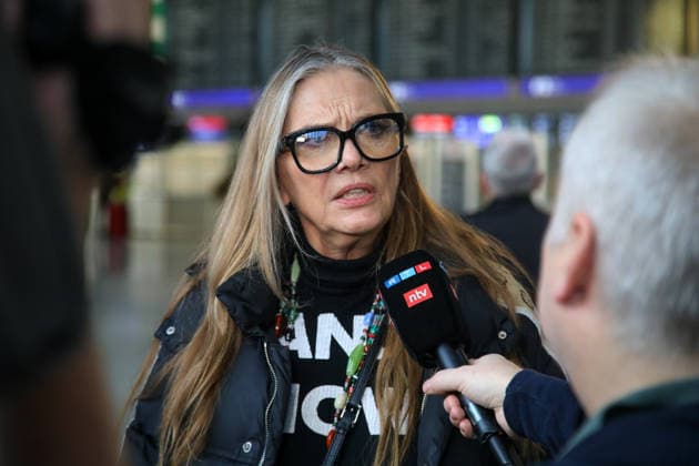 Abflug der Kandidaten der RTL-TV-Show ICH BIN EIN STAR HOLT MICH HIER RAUS Frankfurt Main, 15.01.2026 Nicole Belstler-Boettcher beim Abflug nach Australien ins RTL Dschungelcamp 2026 am Frankfurter Flughafen Hessen Deutschland Copyright: xMatthiasxGränzdörferx