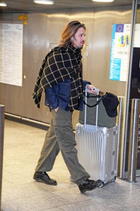 Gil Ofarim - Abflug der Kandidaten der RTL TV-Show ICH BIN EIN STAR, HOLT MICH HIER RAUS am Frankfurter Flughafen in Frankfurt am Main am 16.01.2026