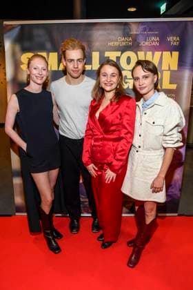 abb: Dana Herfurth, Campbell Caspary, Hille Norden und Luna Jordan zu Gast auf dem roten Teppich bei der Premiere des Kino Film SmallTown Girl im Kino in der Kulturbrauerei am 15.01.2026 Berlin Deutschland