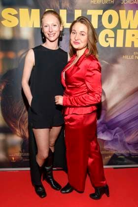 abb: Dana Herfurth und Hille Norden zu Gast auf dem roten Teppich bei der Premiere des Kino Film SmallTown Girl im Kino in der Kulturbrauerei am 15.01.2026 Berlin Deutschland