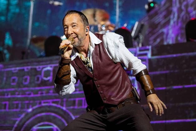 DJ BoBo, Europa Park Arena, The Great Adventure, Konzert, 15 Januar, Europa Park Rust, Eurodance, Live Show, spektakuläre Bühne, Lichteffekte, Tänzer, Choreografie, Hits, Fans, ausverkauft, Tourstart, Multimedia Show, VR Erlebnis, Popkultur, Entertainment, Live Event, Musikshow, Eventbranche, Showpremiere, Familienevent, Winterevent, Symbolfoto für Konzerte, Tourneen, Großevents, Festivalfeeling, Fanbegeisterung, Bühnenperformance, moderne Showtechnik Rust Europa Park Baden-Württemberg Deutschland Copyright: xFINLEYxMÖRCHx