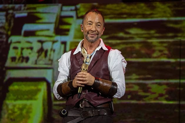 DJ BoBo, Europa Park Arena, The Great Adventure, Konzert, 15 Januar, Europa Park Rust, Eurodance, Live Show, spektakuläre Bühne, Lichteffekte, Tänzer, Choreografie, Hits, Fans, ausverkauft, Tourstart, Multimedia Show, VR Erlebnis, Popkultur, Entertainment, Live Event, Musikshow, Eventbranche, Showpremiere, Familienevent, Winterevent, Symbolfoto für Konzerte, Tourneen, Großevents, Festivalfeeling, Fanbegeisterung, Bühnenperformance, moderne Showtechnik Rust Europa Park Baden-Württemberg Deutschland Copyright: xFINLEYxMÖRCHx