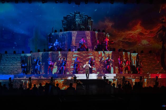 DJ BoBo, Europa Park Arena, The Great Adventure, Konzert, 15 Januar, Europa Park Rust, Eurodance, Live Show, spektakuläre Bühne, Lichteffekte, Tänzer, Choreografie, Hits, Fans, ausverkauft, Tourstart, Multimedia Show, VR Erlebnis, Popkultur, Entertainment, Live Event, Musikshow, Eventbranche, Showpremiere, Familienevent, Winterevent, Symbolfoto für Konzerte, Tourneen, Großevents, Festivalfeeling, Fanbegeisterung, Bühnenperformance, moderne Showtechnik Rust Europa Park Baden-Württemberg Deutschland Copyright: xFINLEYxMÖRCHx