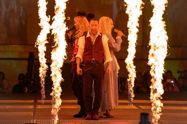 DJ BoBo, Europa Park Arena, The Great Adventure, Konzert, 15 Januar, Europa Park Rust, Eurodance, Live Show, spektakuläre Bühne, Lichteffekte, Tänzer, Choreografie, Hits, Fans, ausverkauft, Tourstart, Multimedia Show, VR Erlebnis, Popkultur, Entertainment, Live Event, Musikshow, Eventbranche, Showpremiere, Familienevent, Winterevent, Symbolfoto für Konzerte, Tourneen, Großevents, Festivalfeeling, Fanbegeisterung, Bühnenperformance, moderne Showtechnik, Nancy Baumann, Rust Europa Park Baden-Württemberg Deutschland Copyright: xFINLEYxMÖRCHx