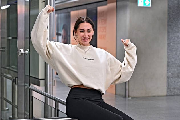 RTL - Dschungelcamp 2026. Samira Yavuz anläßlich der Abreise der Kandidaten der RTL - Sendung Ich bin ein Star - holt mich hier raus zum Dschungel-Camp 2026 in Australien am 16.01.2026 auf dem Flughafen Frankfurt Main. 20260116MWI100195