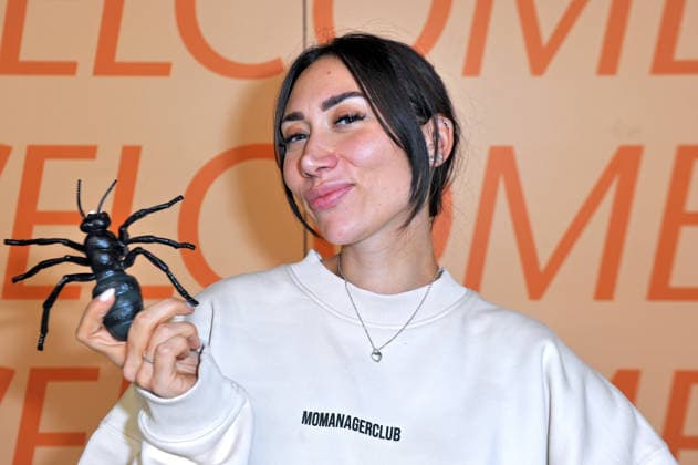 RTL - Dschungelcamp 2026. Samira Yavuz anläßlich der Abreise der Kandidaten der RTL - Sendung Ich bin ein Star - holt mich hier raus zum Dschungel-Camp 2026 in Australien am 16.01.2026 auf dem Flughafen Frankfurt Main. 20260116MWI099884