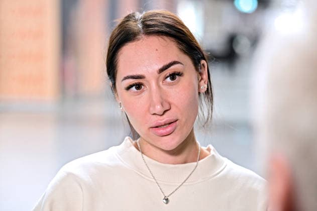 RTL - Dschungelcamp 2026. Samira Yavuz anläßlich der Abreise der Kandidaten der RTL - Sendung Ich bin ein Star - holt mich hier raus zum Dschungel-Camp 2026 in Australien am 16.01.2026 auf dem Flughafen Frankfurt Main. 20260116MWI099992