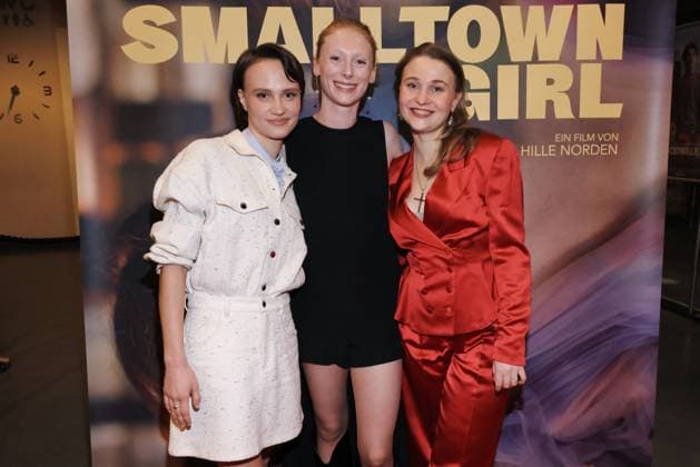 Premiere Smalltown Girl Luna Jordan, Dana Herfurth, Regisseurin Hille Norden Premiere Smalltown Girl im Kino in der Kulturbrauerei Berlin Datum: 15.01.2026 *** Premiere Smalltown Girl Luna Jordan, Dana Herfurth, director Hille Norden Premiere Smalltown Girl at Kino in der Kulturbrauerei Berlin Date 15 01 2026 Copyright: xEventpressxKratschx