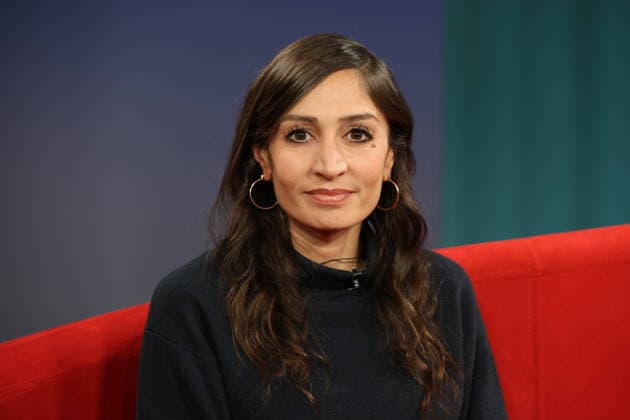 Gilda Sahebi, Journalistin, zu Gast in der Fernsehsendung DAS! Rote Sofa, eine Live-Talksendung des Norddeutschen Rundfunks, Fototermin am 16.1.2026 im Fernsehstudio des NDR in Hamburg Lokstedt