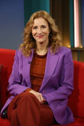 Ilka Petersen moderiert die Fernsehsendung DAS! Rote Sofa, eine Live-Talksendung des Norddeutschen Rundfunks, Fototermin am 16.1.2026 im Fernsehstudio des NDR in Hamburg Lokstedt