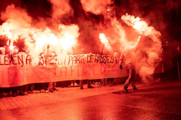 News Bilder des Tages NEWS : Meeting de Marine Le Pen Ã Marseille - Parc Chanot - 16 01 2026 POLITIQUE - 16 01 2026 - Meeting de Marine Le Pen Ã Marseille, Parc Chanot - Des manifestants de gauche manifestent contre le meeting  Copyright: xadrienpittore Neirdaprodx