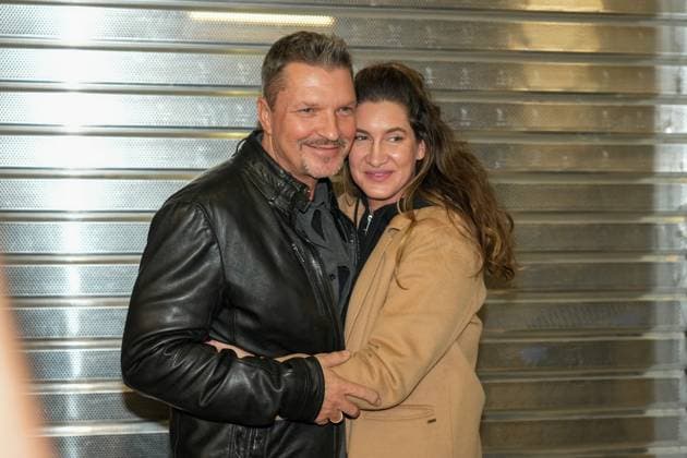 RTL Dschungelcamp - Frankfurt 2026. Hardy Krüger jr. und seiner Ehefrau Alice bei der Abreise zur RTL-Sendung Ich bin ein Star – Holt mich hier raus . Dschungelcamp 2026 am Flughafen Frankfurt. Frankfurt Flughafen Hessen