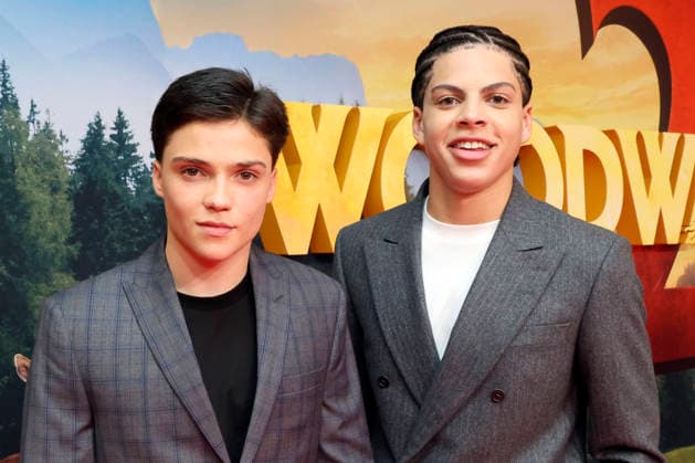 Emile Cherif und Johan von Ehrlich bei der Premiere des Kinofilms Woodwalkers 2 im Mathäser Filmpalast. München, 16.01.2026