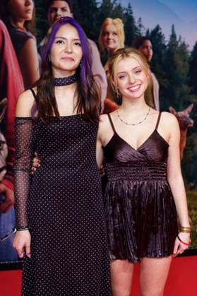 Olivia Sinclair und Lara Amelie Rosa bei der Premiere des Kinofilms Woodwalkers 2 im Mathäser Filmpalast. München, 16.01.2026