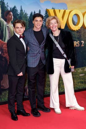 Emil Bloch, Emile Cherif und Gast bei der Premiere des Kinofilms Woodwalkers 2 im Mathäser Filmpalast. München, 16.01.2026
