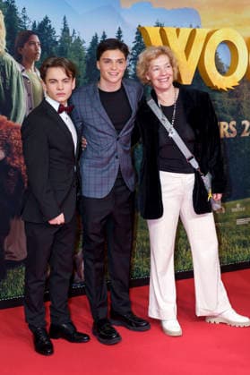 Emil Bloch, Emile Cherif und Gast bei der Premiere des Kinofilms Woodwalkers 2 im Mathäser Filmpalast. München, 16.01.2026
