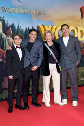 Emil Bloch, Emile Cherif, Gast und Johan von Ehrlich bei der Premiere des Kinofilms Woodwalkers 2 im Mathäser Filmpalast. München, 16.01.2026