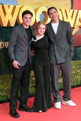 Emile Cherif, Lilli Falk und Johan von Ehrlich bei der Premiere des Kinofilms Woodwalkers 2 im Mathäser Filmpalast. München, 16.01.2026