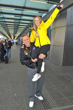 RTL - Dschungelcamp 2026. Patrick Romer und Annelie Henze anläßlich der Abreise der Kandidaten der RTL - Sendung Ich bin ein Star - holt mich hier raus zum Dschungel-Camp 2026 in Australien am 17.01.2026 auf dem Flughafen Frankfurt Main. 20260117MWI101388