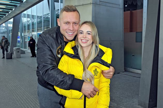 RTL - Dschungelcamp 2026. Patrick Romer und Annelie Henze anläßlich der Abreise der Kandidaten der RTL - Sendung Ich bin ein Star - holt mich hier raus zum Dschungel-Camp 2026 in Australien am 17.01.2026 auf dem Flughafen Frankfurt Main. 20260117MWI101409