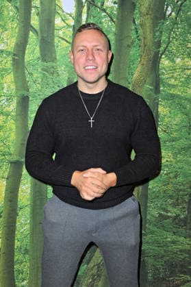 RTL - Dschungelcamp 2026. Patrick Romer anläßlich der Abreise der Kandidaten der RTL - Sendung Ich bin ein Star - holt mich hier raus zum Dschungel-Camp 2026 in Australien am 17.01.2026 auf dem Flughafen Frankfurt Main. 20260117MWI101500