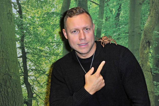 RTL - Dschungelcamp 2026. Patrick Romer anläßlich der Abreise der Kandidaten der RTL - Sendung Ich bin ein Star - holt mich hier raus zum Dschungel-Camp 2026 in Australien am 17.01.2026 auf dem Flughafen Frankfurt Main. 20260117MWI101518