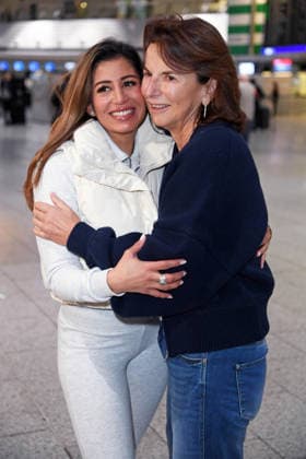 Eva Benetatou, Claudia Obert - Abflug der Kandidaten der RTL TV-Show ICH BIN EIN STAR, HOLT MICH HIER RAUS am Frankfurter Flughafen in Frankfurt am Main am 17.01.2026