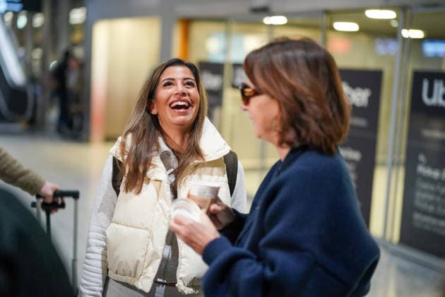 RTL Dschungelcamp - Frankfurt 2026. Eva Benetatou und Claudia Obert bei der Abreise zur RTL-Sendung Ich bin ein Star Holt mich hier raus. Dschungelcamp 2026 am Flughafen Frankfurt. Frankfurt Flughafen Hessen