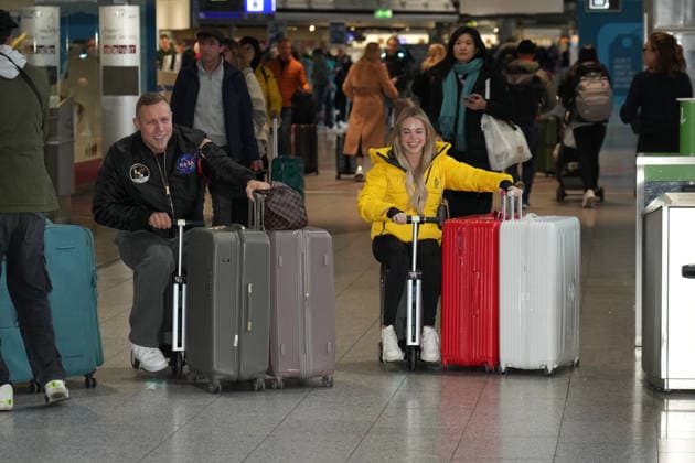 RTL Dschungelcamp - Frankfurt 2026. Patrick Romer und Freundin Annelie Henz bei der Abreise zur RTL-Sendung Ich bin ein Star Holt mich hier raus. Dschungelcamp 2026 am Flughafen Frankfurt. Frankfurt Flughafen Hessen