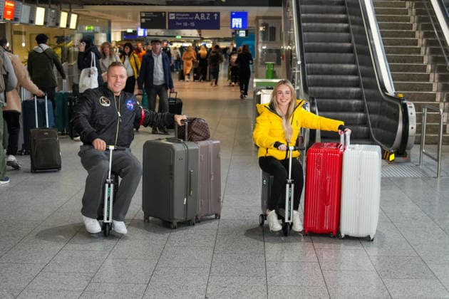 RTL Dschungelcamp - Frankfurt 2026. Patrick Romer und Freundin Annelie Henz bei der Abreise zur RTL-Sendung Ich bin ein Star Holt mich hier raus. Dschungelcamp 2026 am Flughafen Frankfurt. Frankfurt Flughafen Hessen