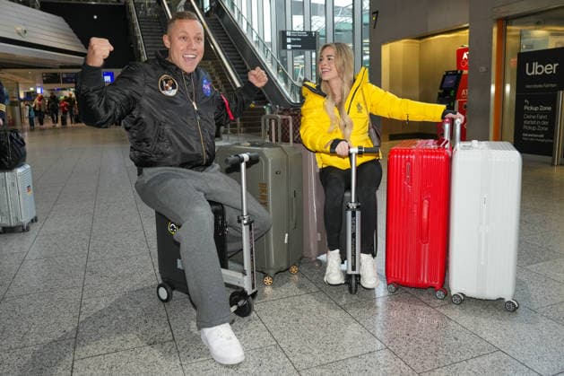 RTL Dschungelcamp - Frankfurt 2026. Patrick Romer und Freundin Annelie Henz bei der Abreise zur RTL-Sendung Ich bin ein Star Holt mich hier raus. Dschungelcamp 2026 am Flughafen Frankfurt. Frankfurt Flughafen Hessen