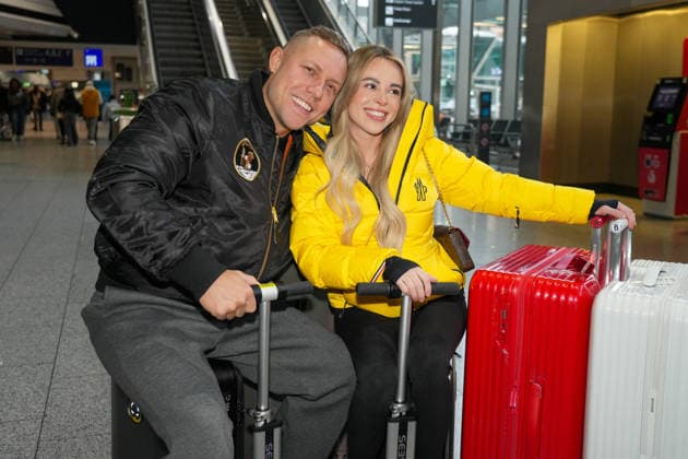 RTL Dschungelcamp - Frankfurt 2026. Patrick Romer und Freundin Annelie Henz bei der Abreise zur RTL-Sendung Ich bin ein Star Holt mich hier raus. Dschungelcamp 2026 am Flughafen Frankfurt. Frankfurt Flughafen Hessen