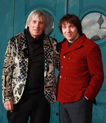 Sunny Afternoon musical London, UK. Former The Kinks drummer Mick Avory (left) with the cast of the musical production Sunny Afternoon. The show is about the rise of the north London music group The Kinks in the 1960s. They were considered part of the elite British music scene and rivals to The Beatles and The Rolling Stones at the time. L-R: Mick Avory and Zakarie Stokes (Mick Avory). The show has been on tour around the UK. They™re in London to 31st January 2026, Alexandra Palace. 16th January 2026. LMK11-S170126-001 Steve Bealing Landmark Media 