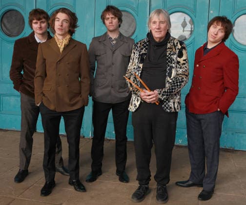 Sunny Afternoon musical London, UK. Former The Kinks drummer Mick Avory (2nd right) with the cast of the musical production Sunny Afternoon. The show is about the rise of the north London music group The Kinks in the 1960s. They were considered part of the elite British music scene and rivals to The Beatles and The Rolling Stones at the time. L-R: Harry Curley (Peter Quaife), Oliver Hoare ( Dave Davies), Danny Horn (Ray Davies), Mick Avory and Zakarie Stokes (Mick Avory). The show has been on tour around the UK. They™re in London to 31st January 2026, Alexandra Palace. 16th January 2026. LMK11-S170126-001 Steve Bealing Landmark Media 