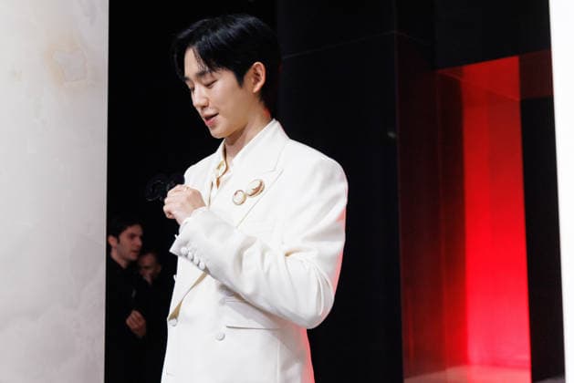 News - Dolce & Gabbana - Celebrities - Milan Fashion Week - Menswear Fall Winter 2026-2027 Jung Hae-in is seen after the Dolce &amp; Gabbana fashion show at Milan s fashion week for the Men s Fall Winter 2026-2027, on January 17, 2026 in Milan, Italy. Photo: Cinzia Camela. Milan Metropol Italy Copyright: xCinziaxCamelax xLiveMediax LPN_2241433