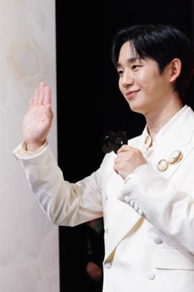 News - Dolce & Gabbana - Celebrities - Milan Fashion Week - Menswear Fall Winter 2026-2027 Jung Hae-in is seen after the Dolce &amp; Gabbana fashion show at Milan s fashion week for the Men s Fall Winter 2026-2027, on January 17, 2026 in Milan, Italy. Photo: Cinzia Camela. Milan Metropol Italy Copyright: xCinziaxCamelax xLiveMediax LPN_2241441